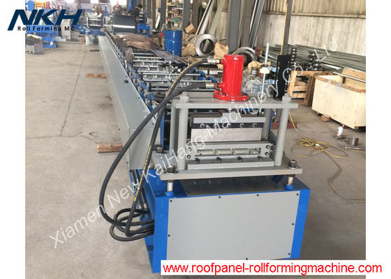 kaufen Farbstahlfliesen-Rolle, welche die Maschinen-Wand-Rolle bildet Maschinen-Wand-dekorative Platte bildet online manufacture