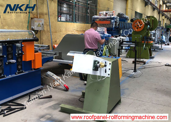 kaufen Helle Stahlspule schnitt zu Längen-Maschinen-Durchschlag u. zu Zurückdrängenfertigungsstraße 1.0x100mm online manufacture
