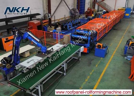 kaufen Doppelschicht-Rollformmaschine mit Roboter-Palletierungsschalter Tür und Wellplatte online manufacture