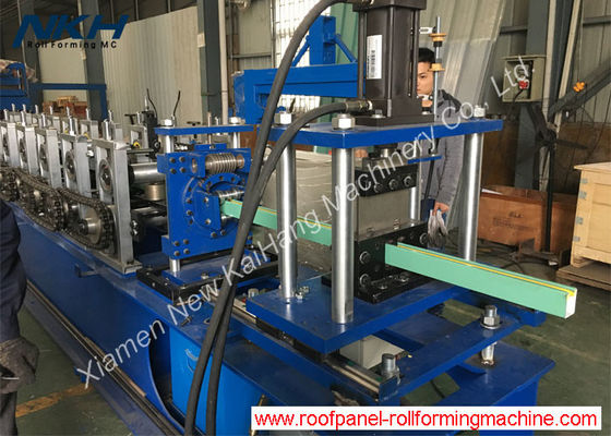 kaufen Ruhe-Tür-Geländer-Rolle, die Maschine / Stahlprofil-Rolle bildet Maschine bildet online manufacture