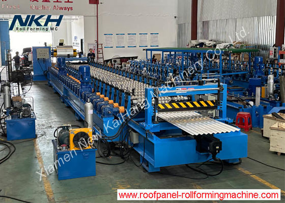 Hochgeschwindigkeitswalzige Rollenformmaschine, Hochpräzisionskaltwalzige Rollenformmaschine Fliegende Geschwindigkeit 762 Walzblatt-Servoschneiden