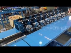 Prüfung der Hemming Rollformmaschine